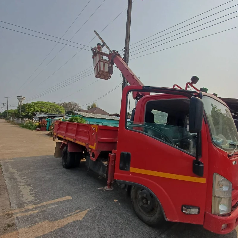 ออกให้บริการซ่อมแซมไฟฟ้าสาธารณะ หมู่ที่ 7 บ้านทรายทอง และหมู่ที่ 9 บ้านไชยมงคล รวมจำนวน 4 จุด