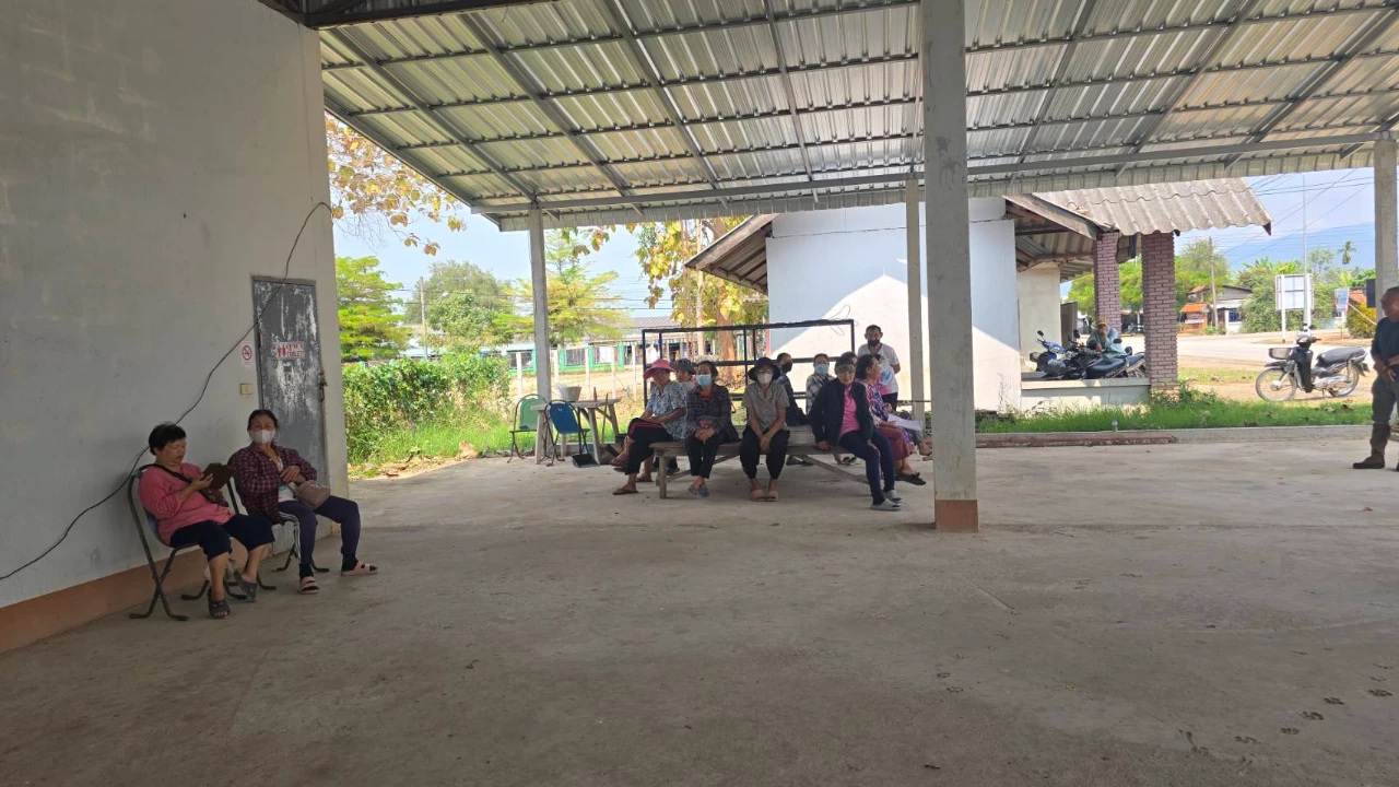 เทศบาลตำบลเขื่อนผากบริการจ่ายเบี้ยยังชีพผู้สูงอายุ คนพิการ และ ผู้ป่วยเอดส์ ประจำเดือน มีนาคม พ.ศ.2569