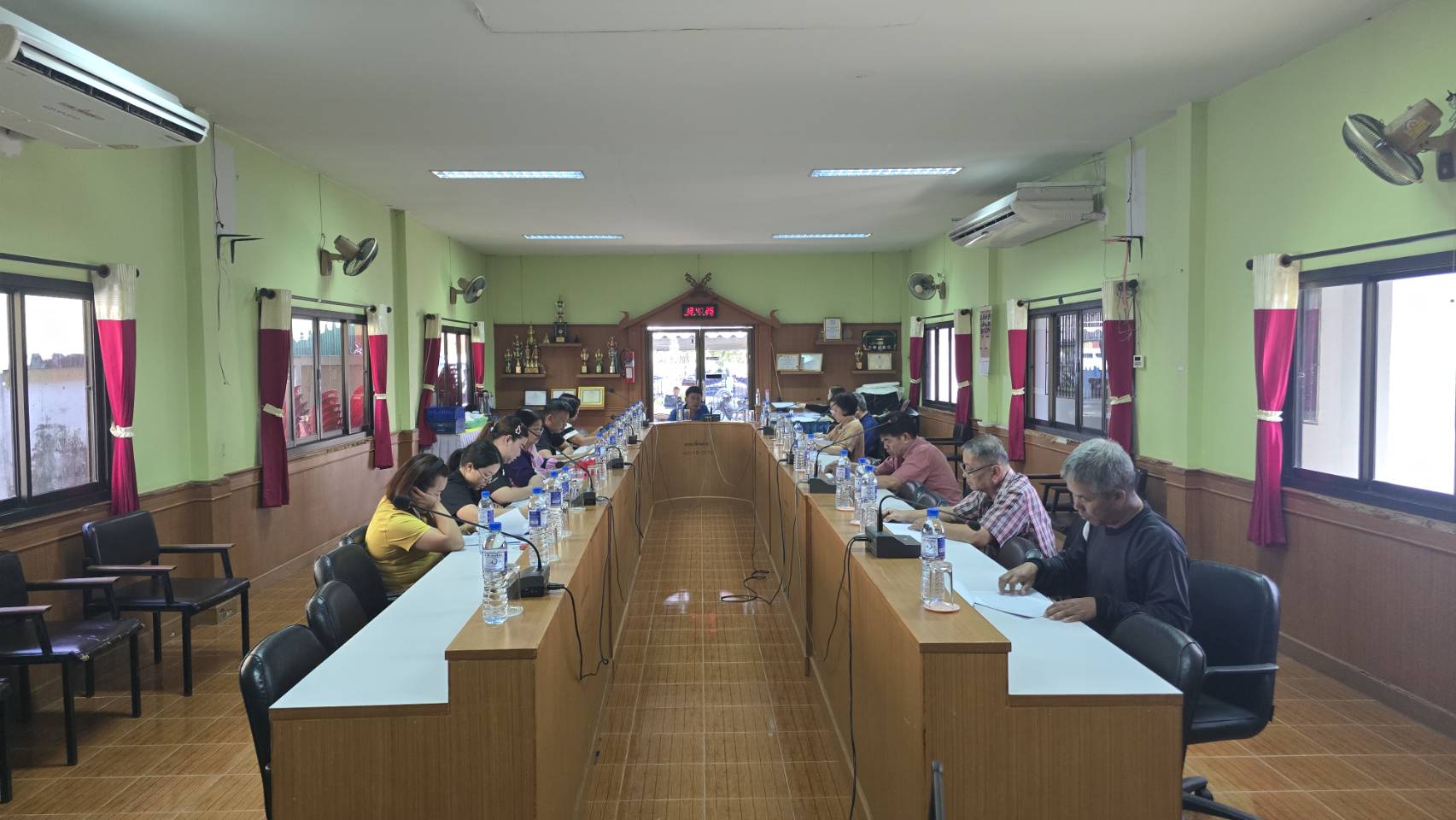 ประชุมคณะกรรมการเพื่อติดตามผลการดำเนินกิจกรรมเกี่ยวกับการพัฒนาคุณภาพชีวิต ผู้สูงอายุที่มีภาวะพึ่งพิงและบุคคลที่มีภาวะพึ่งพิง ประจำปีงบประมาณ 2569