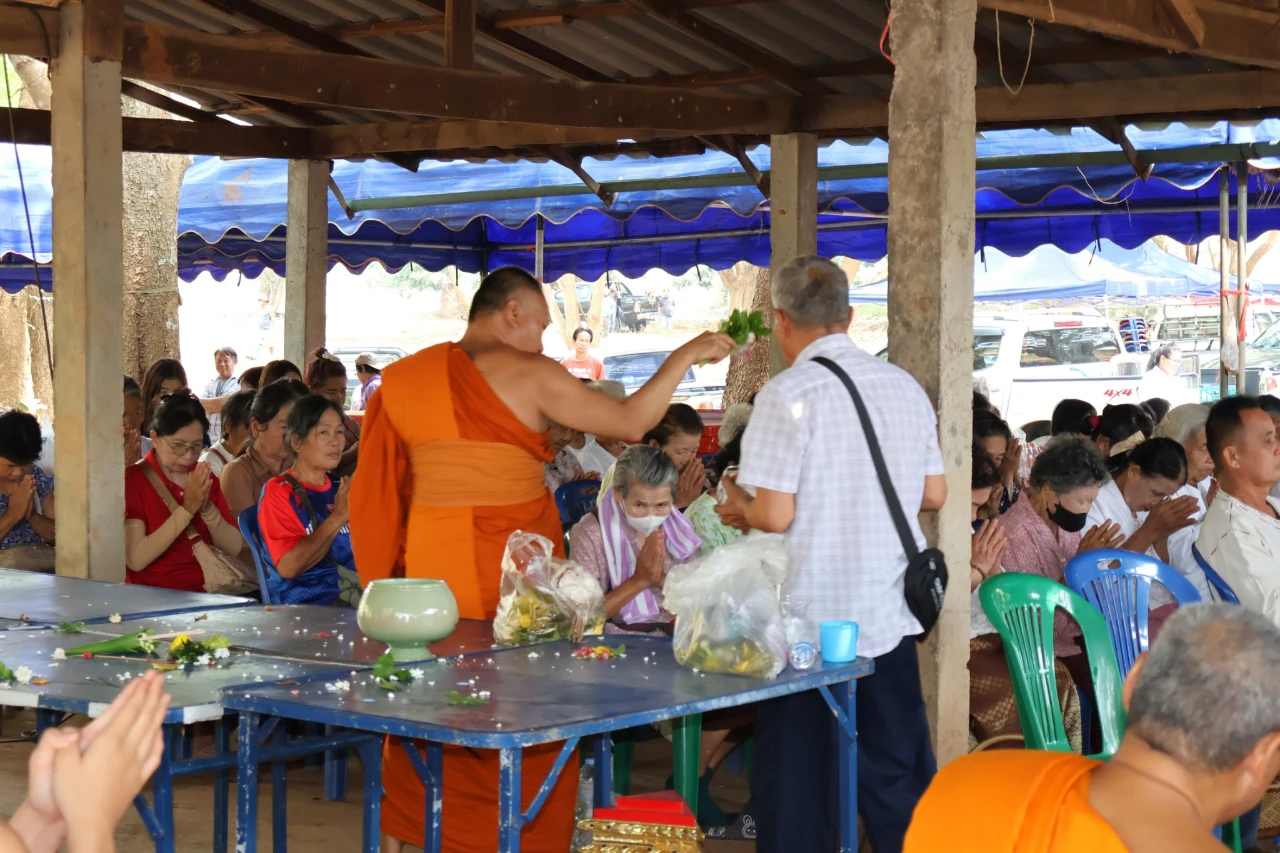 โครงสรงน้ำพระธาตุ กิจกรรมการสรงน้ำพระธาตุถ้ำผาปูน หมู่ที่ ๓ บ้านห้วยบงเหนือ